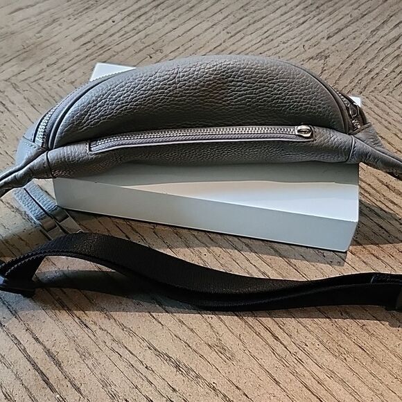 Gray leather pebbled belt bag Treasure & Bond - Picture 2 of 6